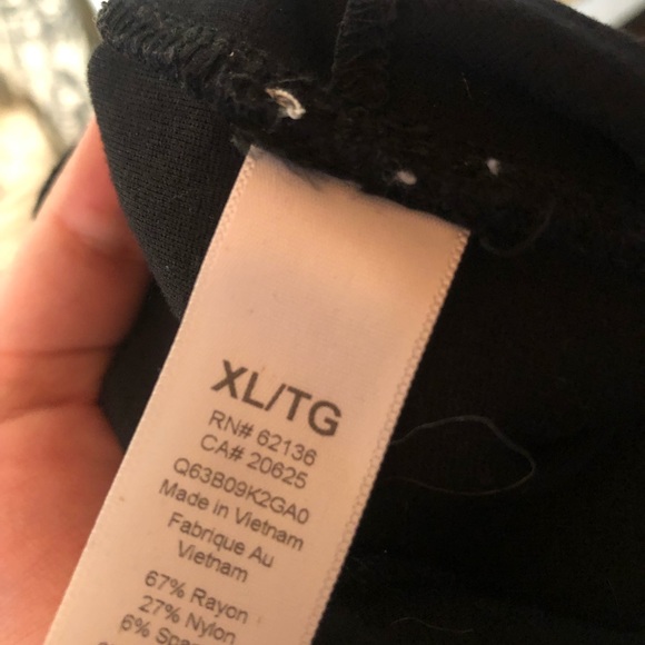 3 Pairs Guess Pants - Picture 2 of 8